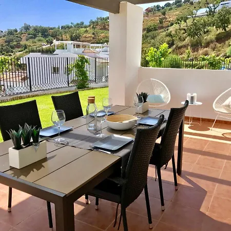 Modern 2 Bedroom Gelijkvloers-appartement M.tuin En Zwembad Appartement
